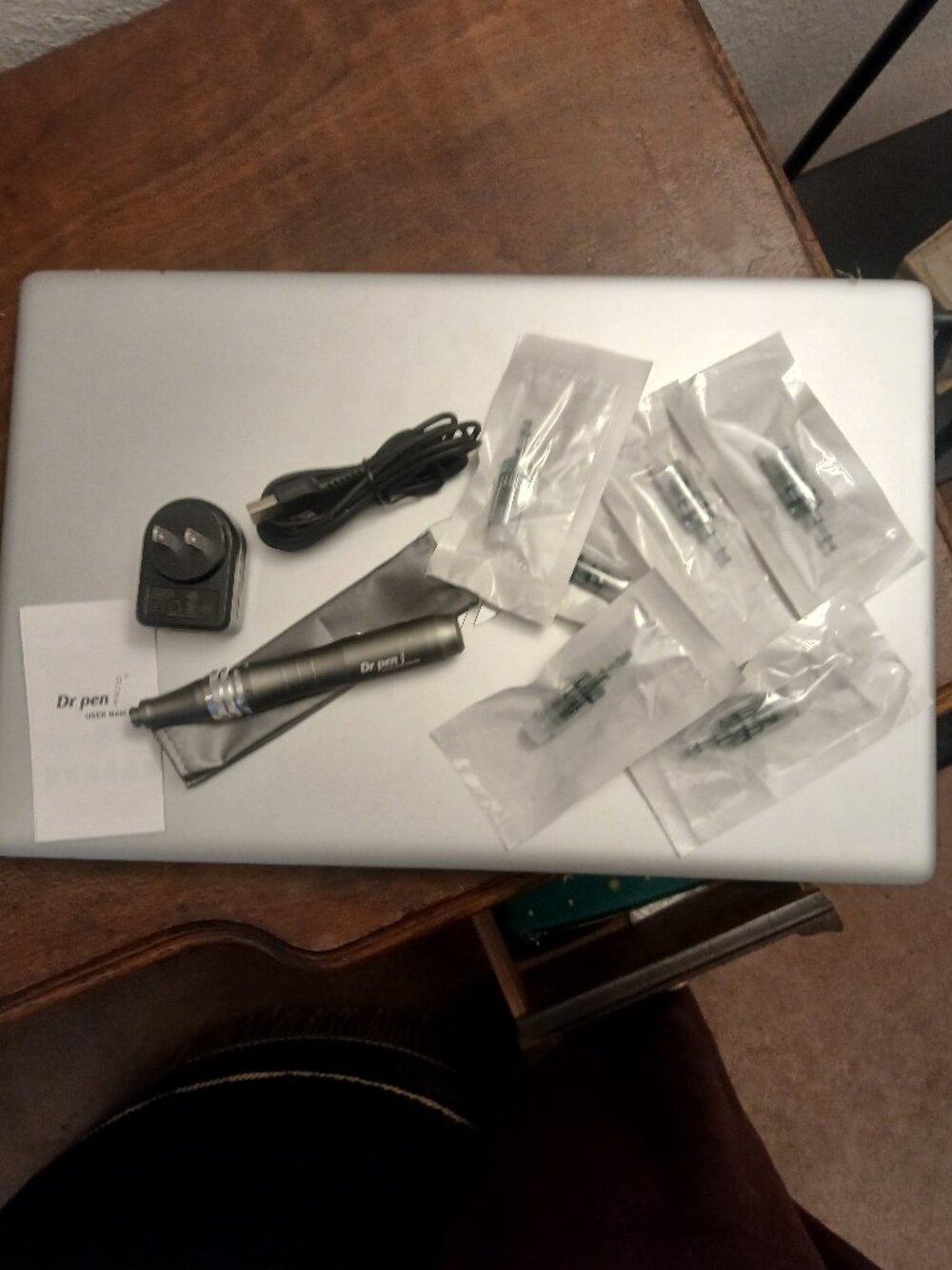 M8 Dr. Pen microneedling pen with instructions, charger 6 needles new